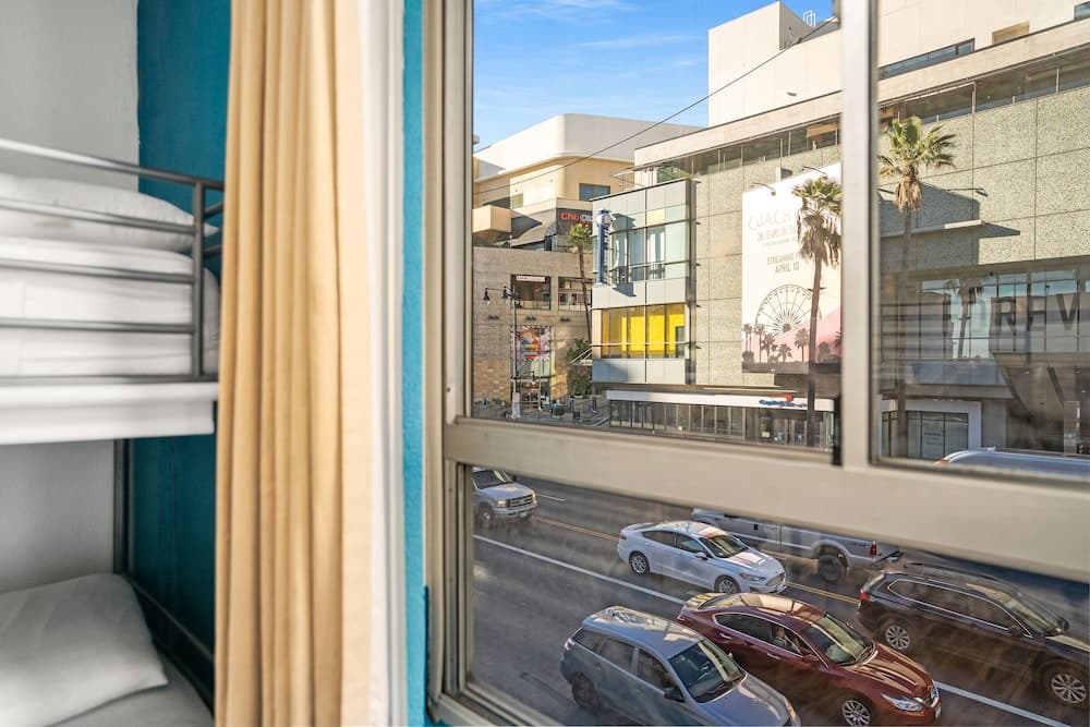 Samesun Hollywood - Hostel — 25