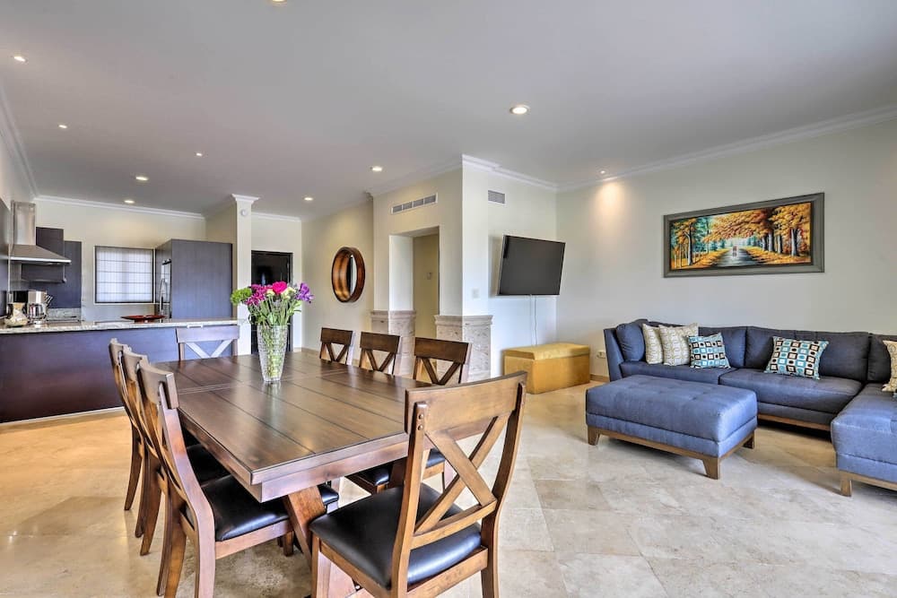Walk to Beach: Modern Cabo Condo w/ Balcony! — 10