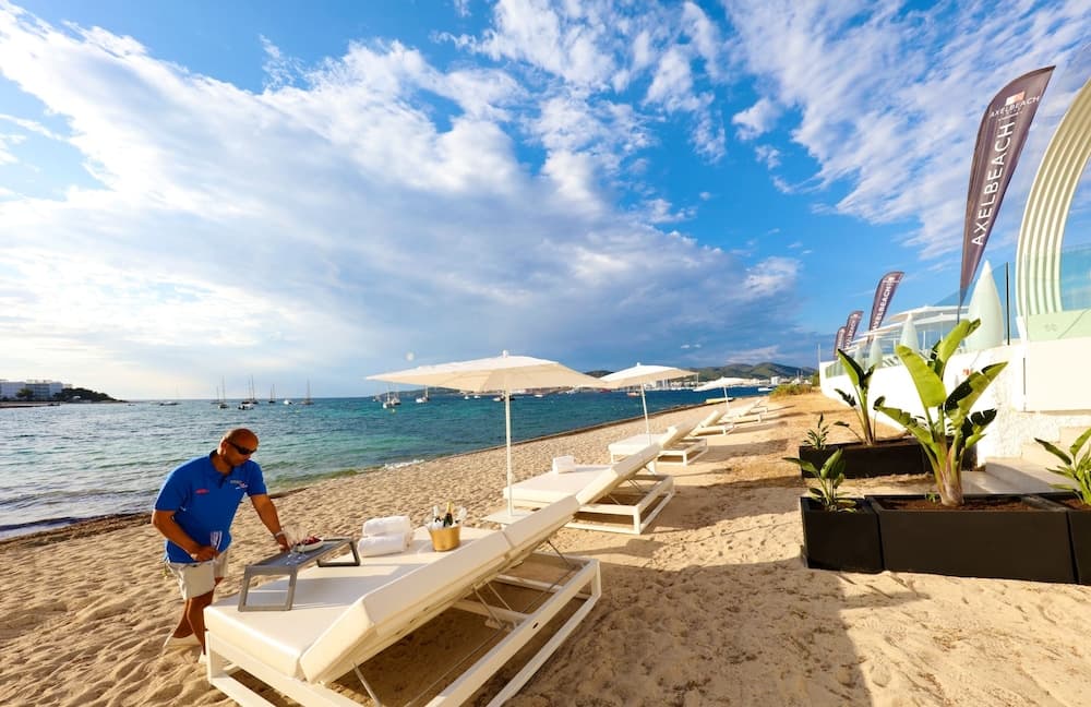 AxelBeach Ibiza Spa & Beach Club - Sólo Adultos — 25