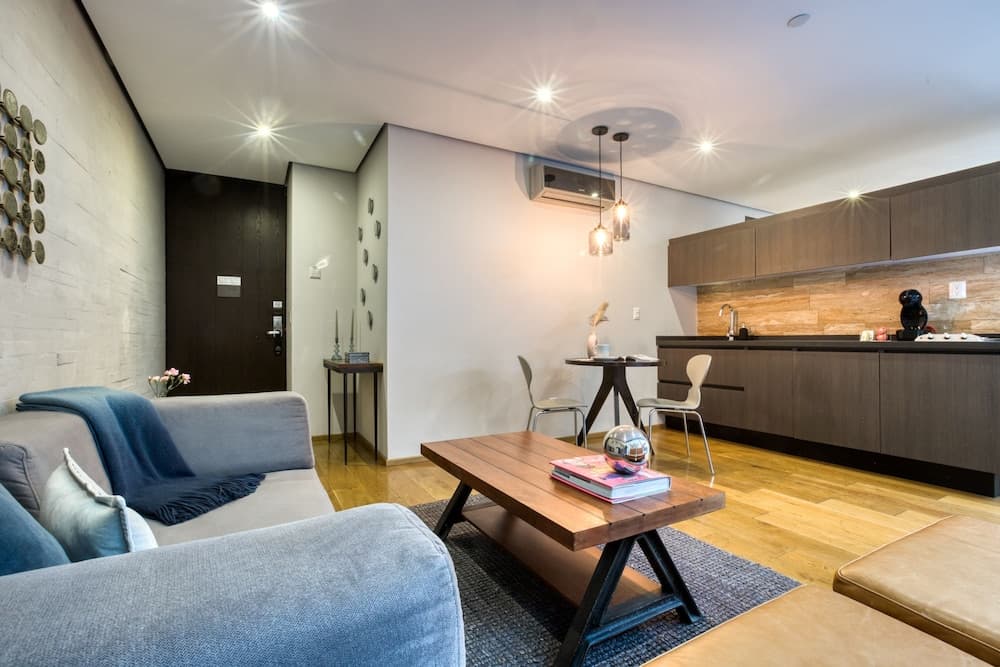 AR 218 Hotel von ULIV — 16