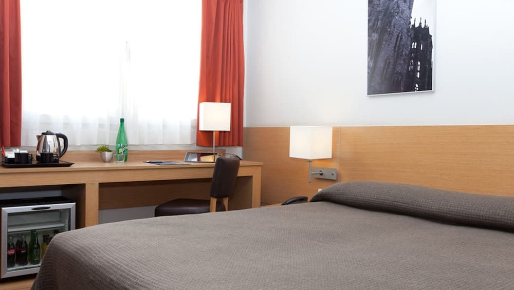 Hotel Sagrada Familia — 18