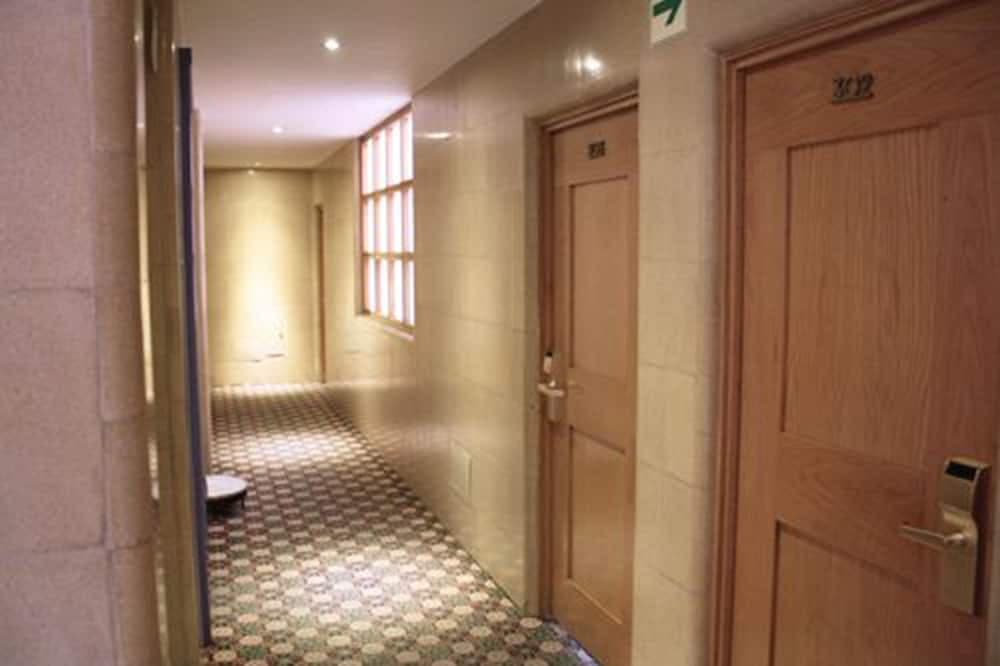 Hotel New York — 10