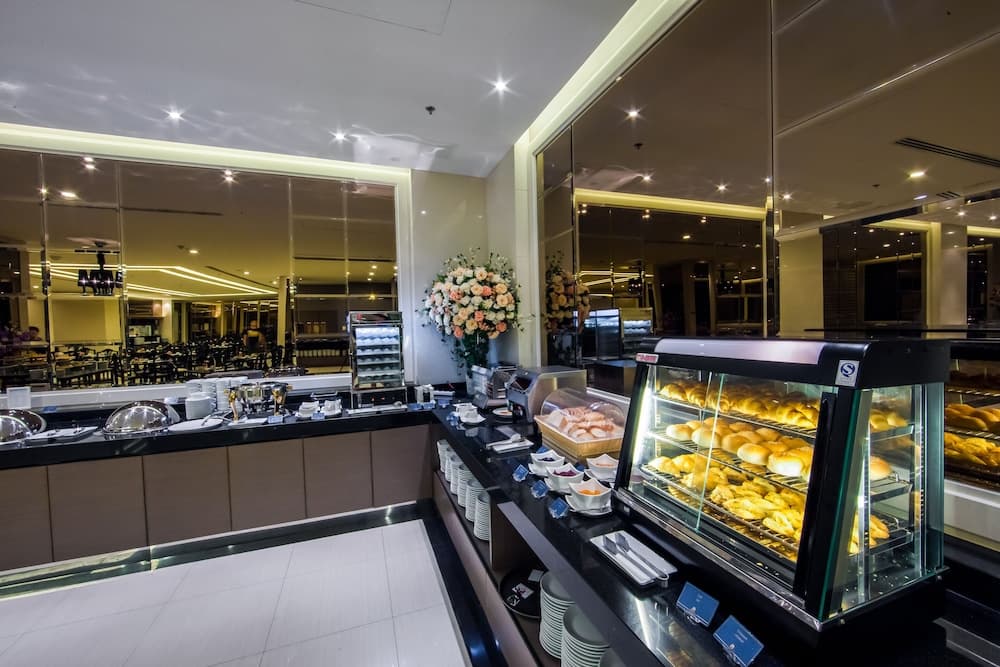 Mandarin Hotel Managed by Centre Point — 4