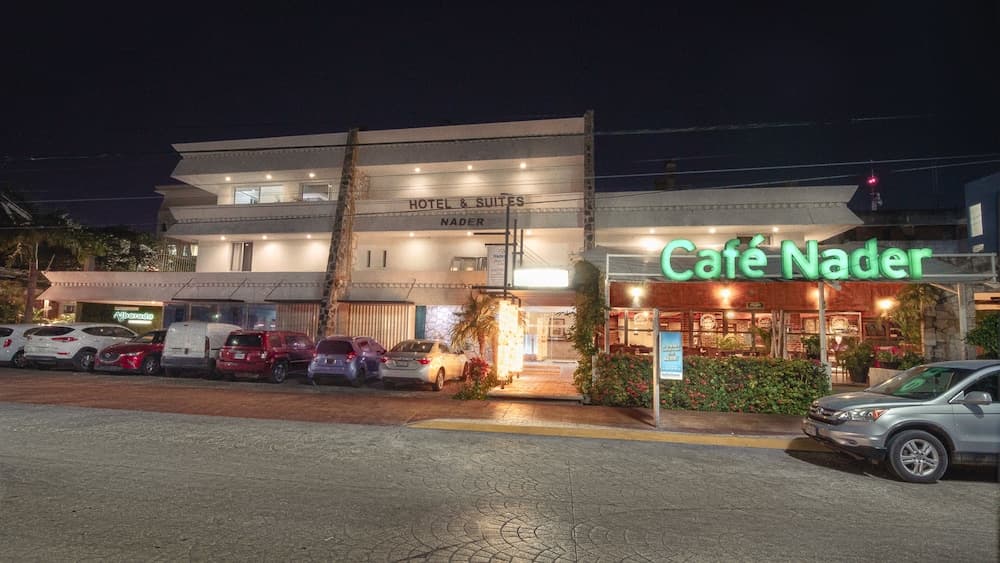 Hotel & Suites Nader — 1