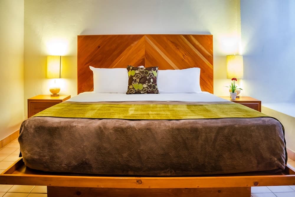 Hotel Castillo Blarney Inn — 9