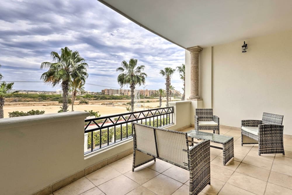 Walk to Beach: Modern Cabo Condo w/ Balcony! — 7