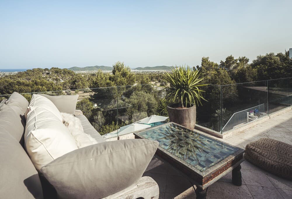 KM4 Ibiza — 21
