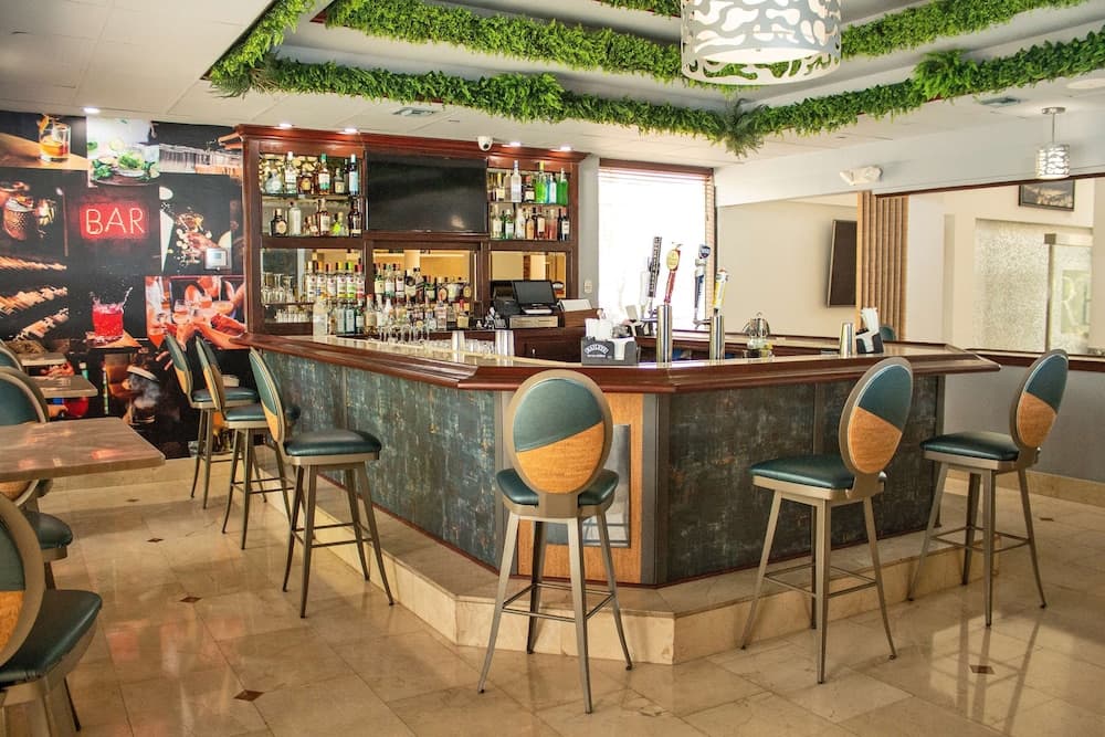 Regency Miami Flughafen Hotel by Sonesta — 24