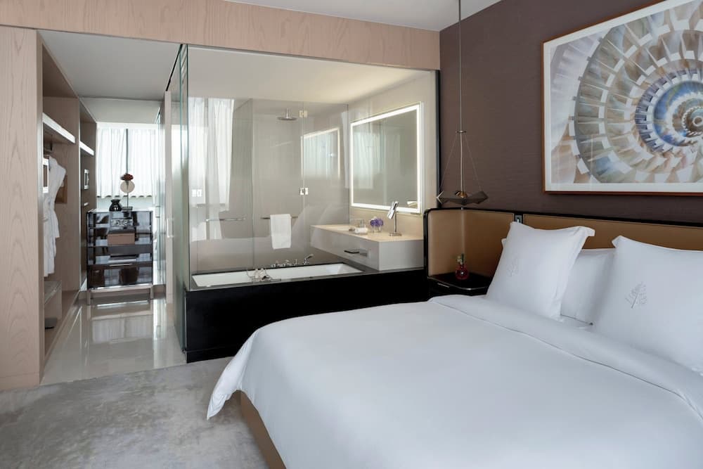 Four Seasons Hotel Dubai International Financial Centre — 27