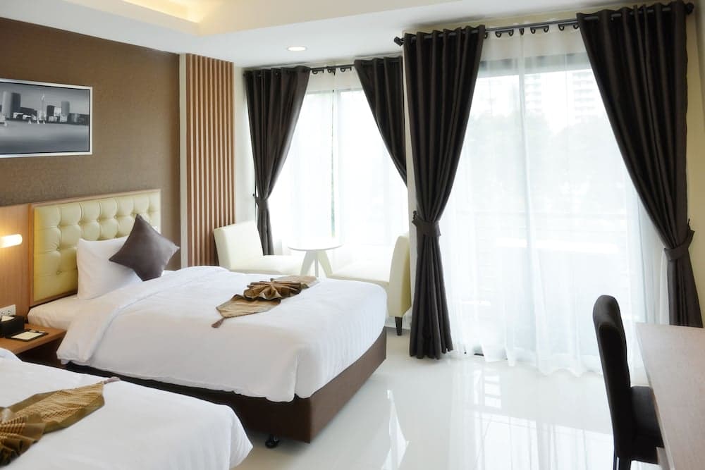 Picnic Hotel Bangkok — 19