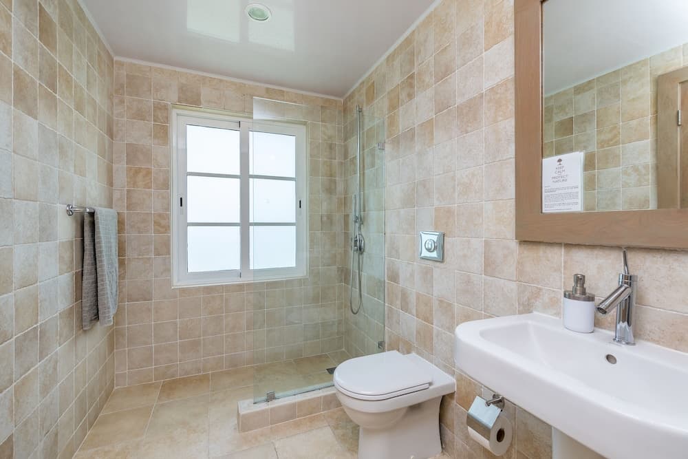 Beautiful 5-BDR 2 levels villa for rent — 2