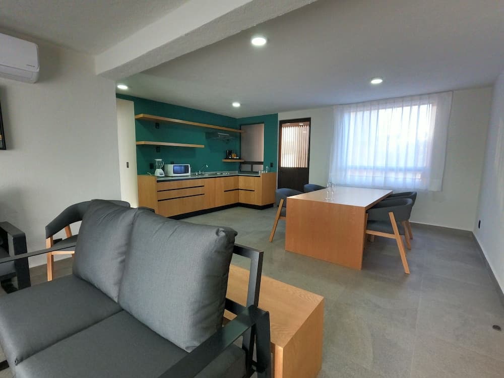 Sunrock Hotel and Suites — 6