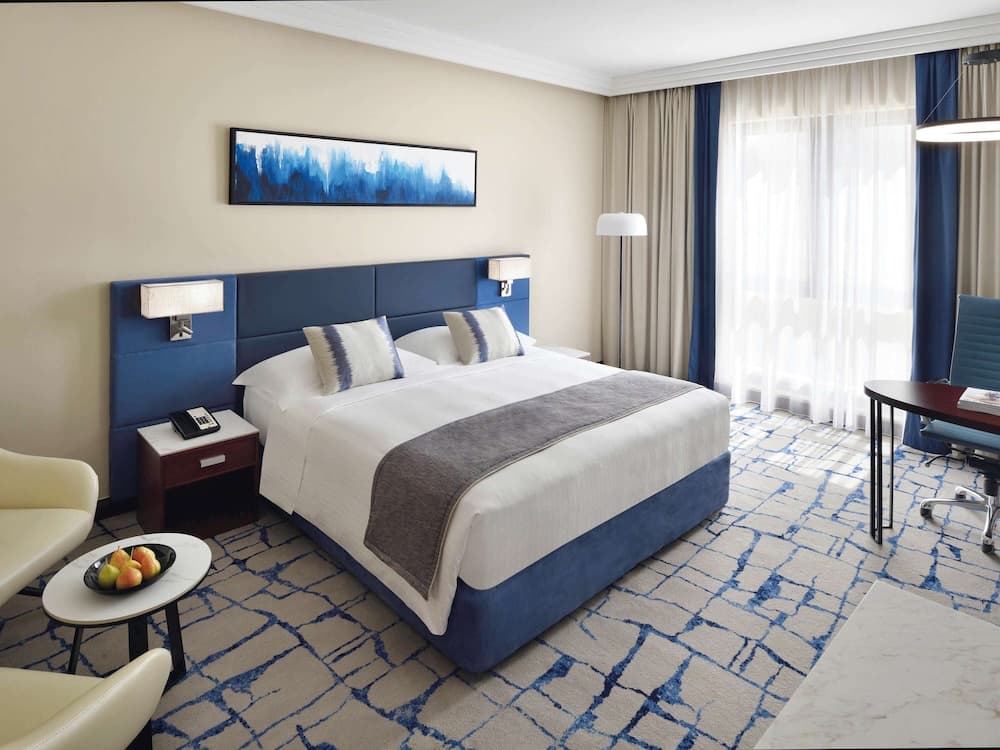 Mövenpick Hotel & Apartments Bur Dubai — 23