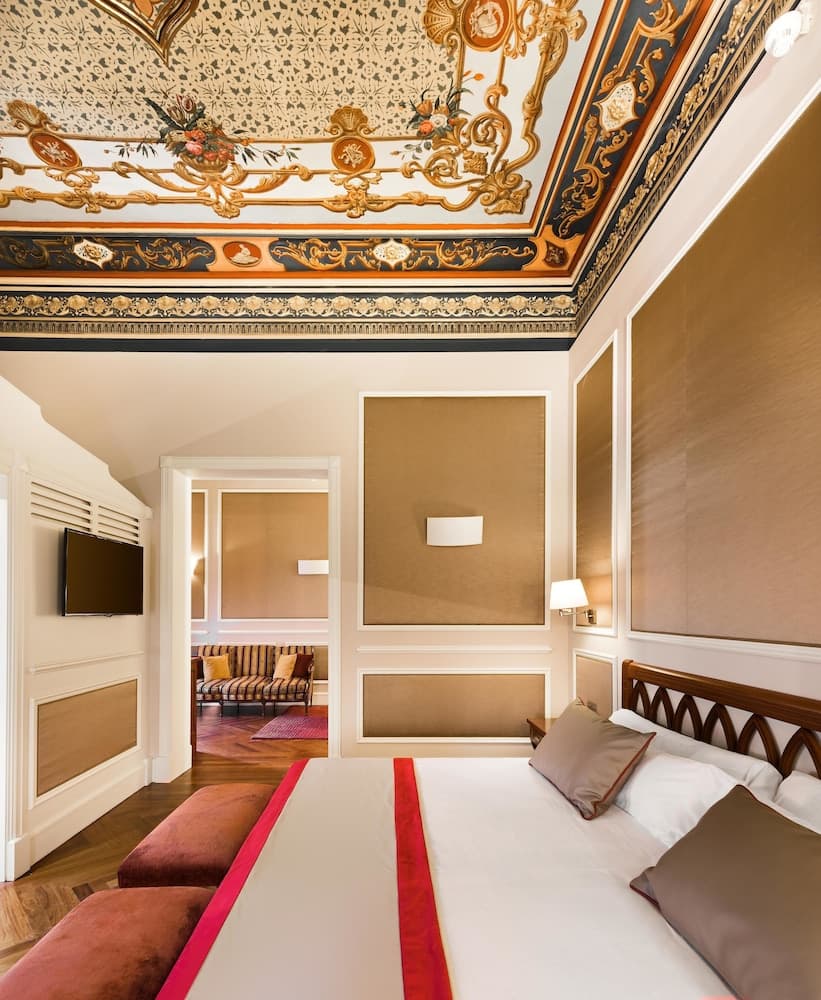 Catalonia Las Cortes Hotel — 19