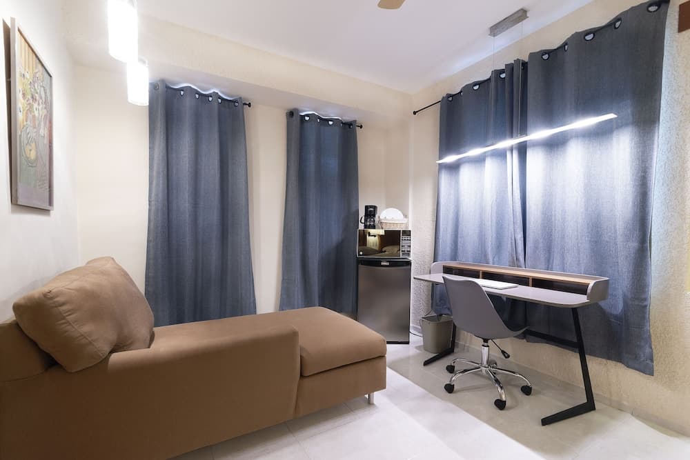 Hotel & Suites Nader — 12