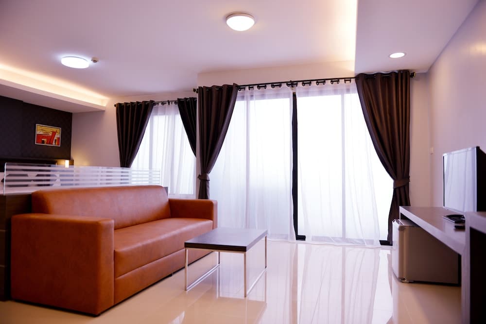 Picnic Hotel Bangkok — 17