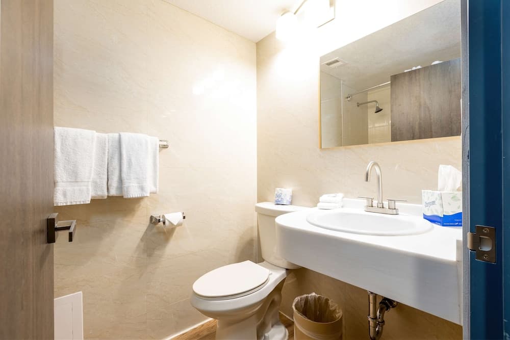 Regency Miami Flughafen Hotel by Sonesta — 7