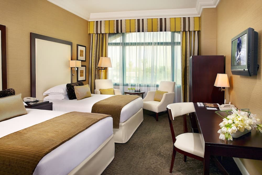 Mövenpick Grand Al Bustan Dubai — 9