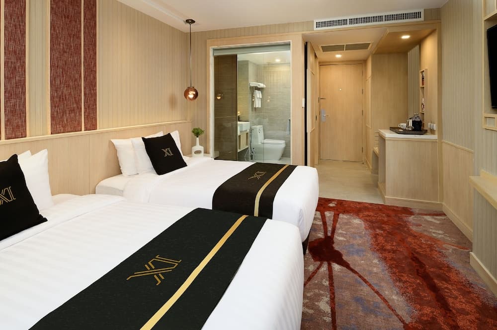 Eleven Hotel Bangkok — 12