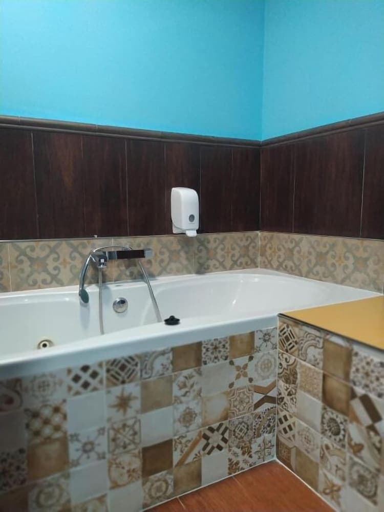 Hostal Avenida Andalucía — 30