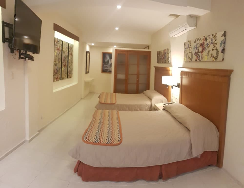 Hotel & Suites Nader — 6