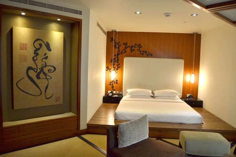 Sheraton Dubai Creek Hotel & Towers — 5