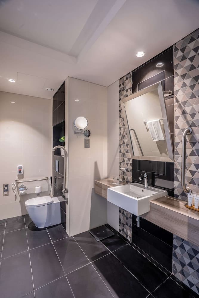 Radisson Dubai Damac Hills — 5