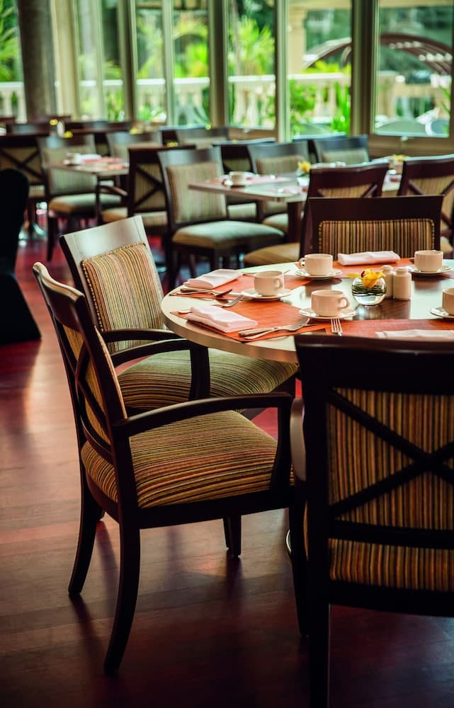 Swissôtel Al Murooj Dubái — 13