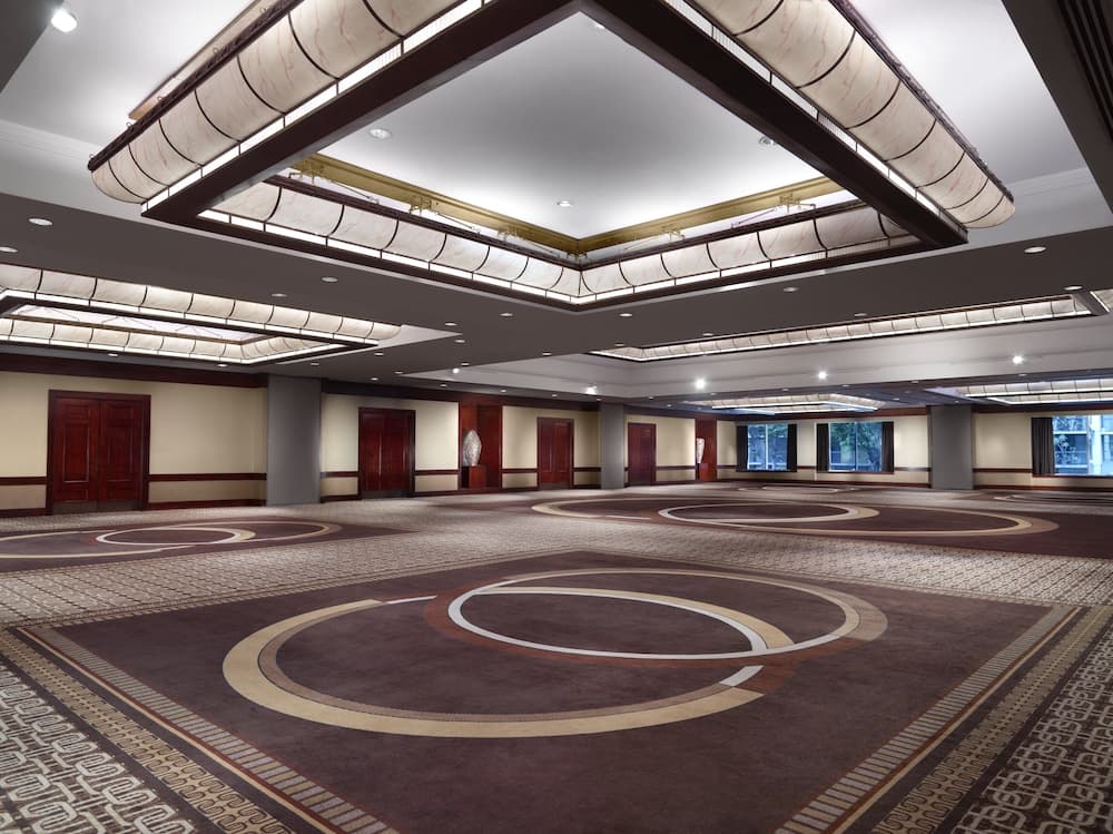 Omni Los Angeles Hotel at California Plaza — 25