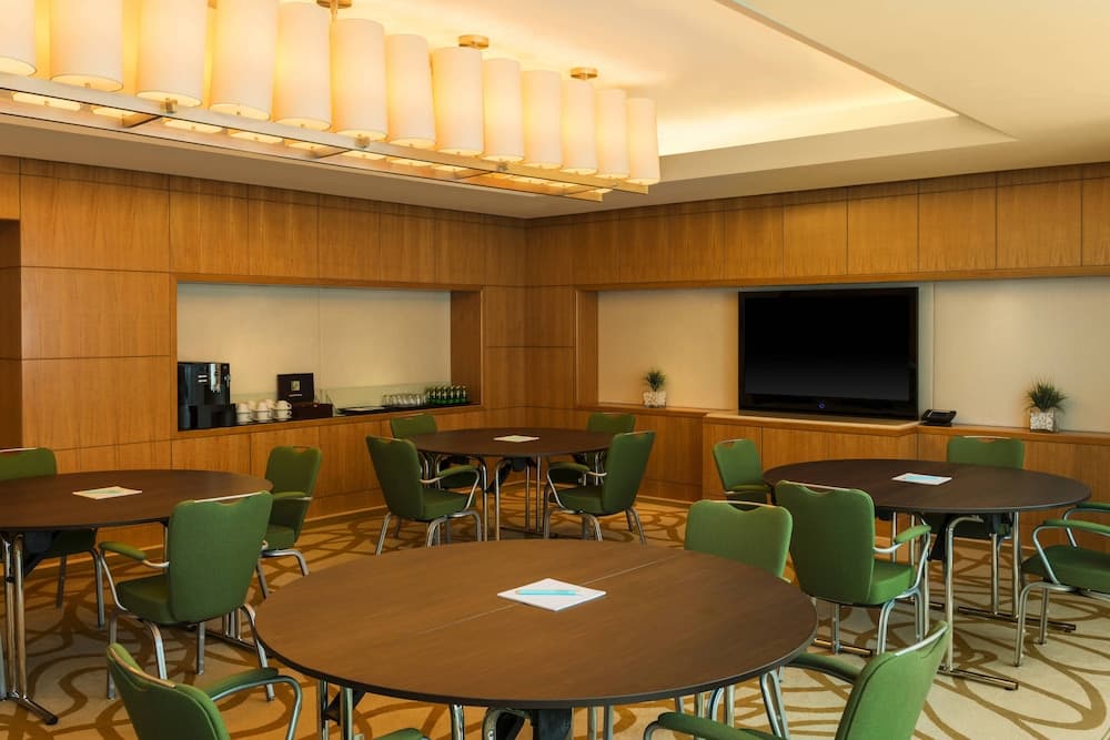 Four Points by Sheraton Sheikh Zayed Road, Dubai — 21