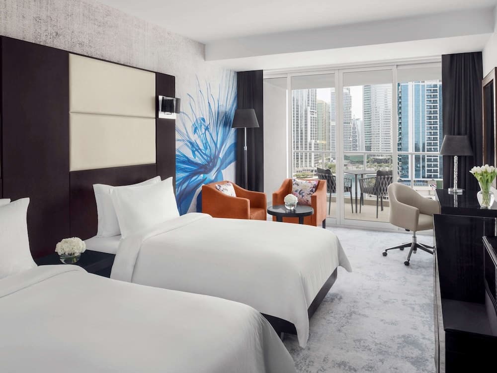 Mövenpick Hotel Jumeirah Lakes Towers — 6