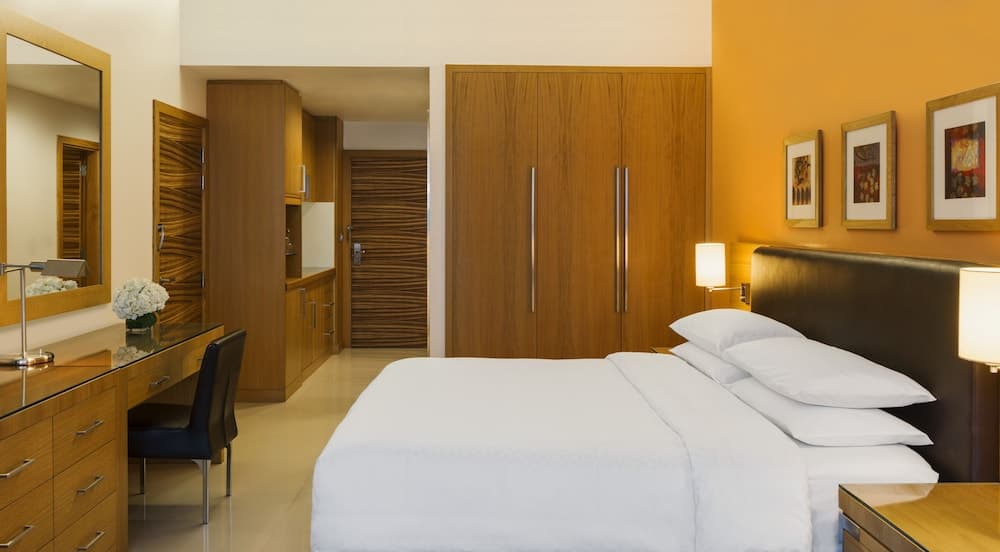 Four Points by Sheraton Bur Dubai — 12