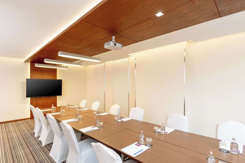 Hyatt Place Dubai Wasl District — 14