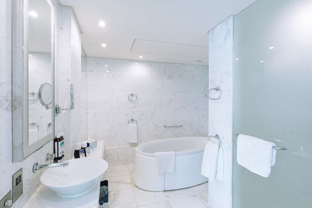 Media One Hotel Dubai — 26