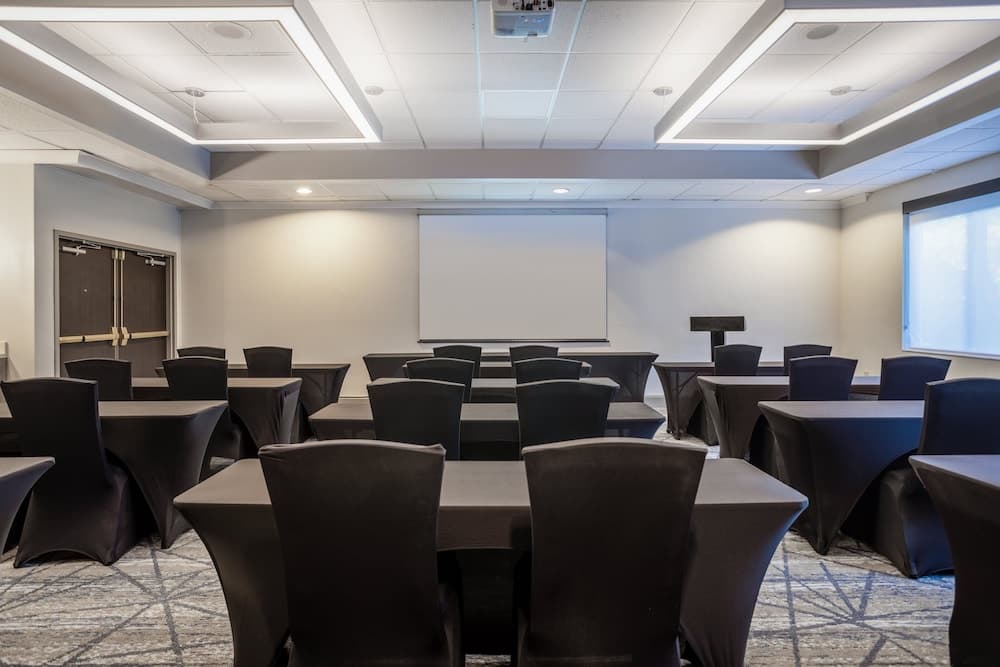 Holiday Inn Express Hotel & Suites New Tampa I-75 by IHG — 25
