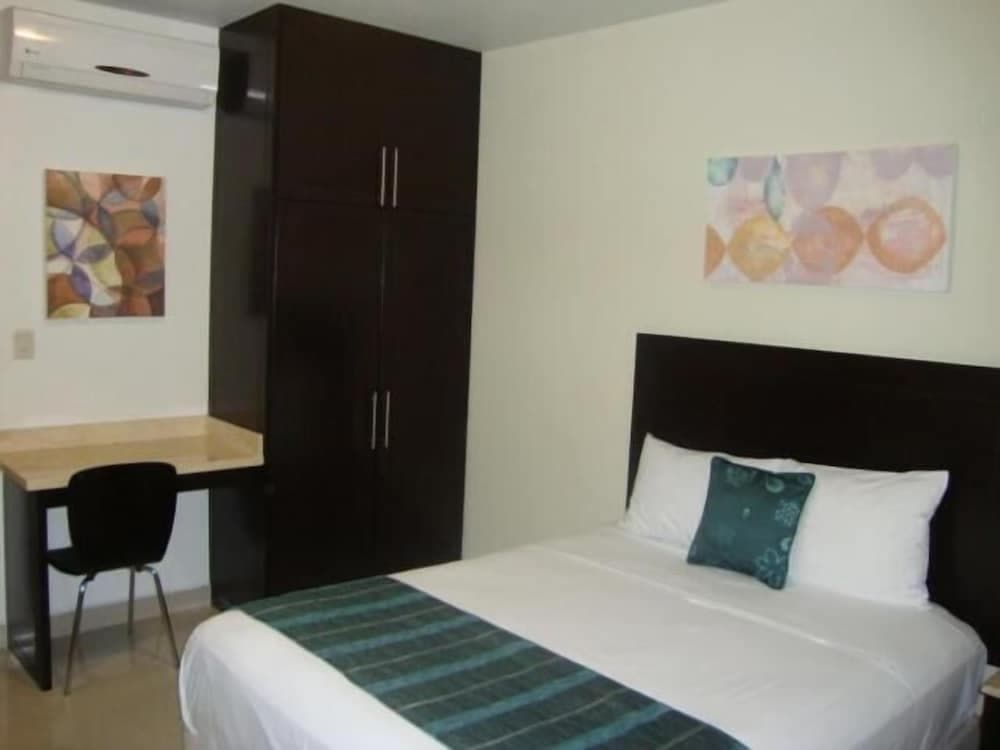 Maria Elena Hotel — 13