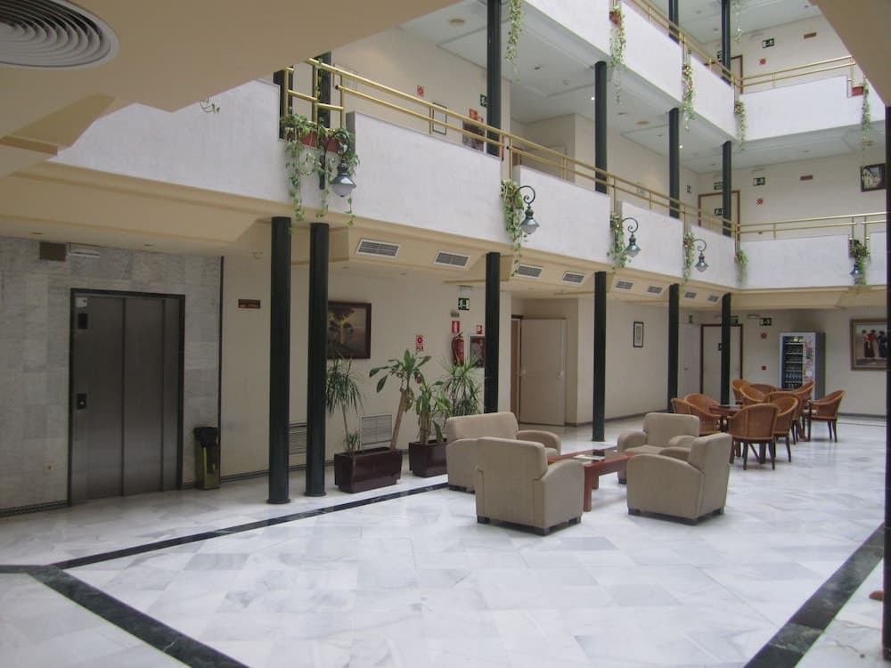 San Pablo Sevilla — 28