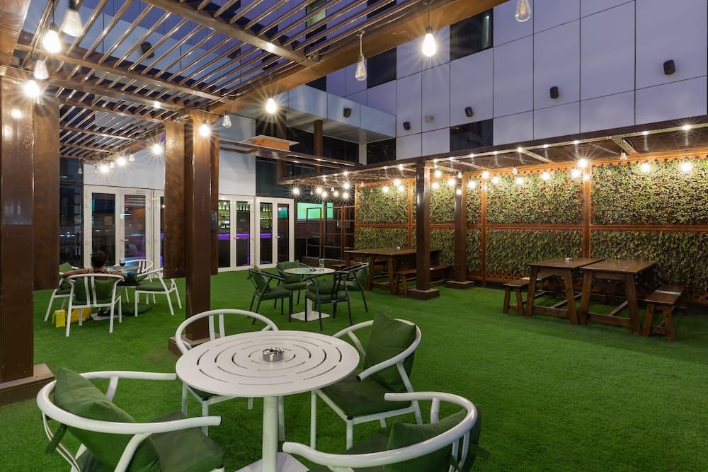Premier Inn Dubai Ibn Battuta Mall — 14