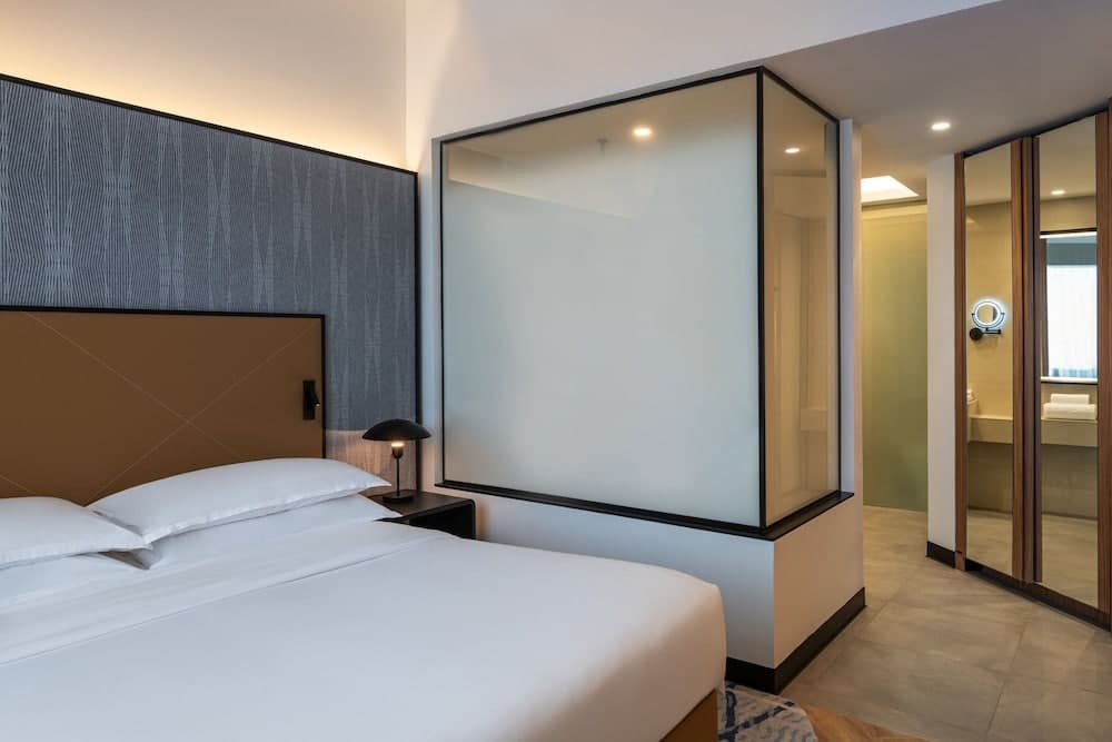 Sheraton Mall of the Emirates Hotel, Dubai — 19