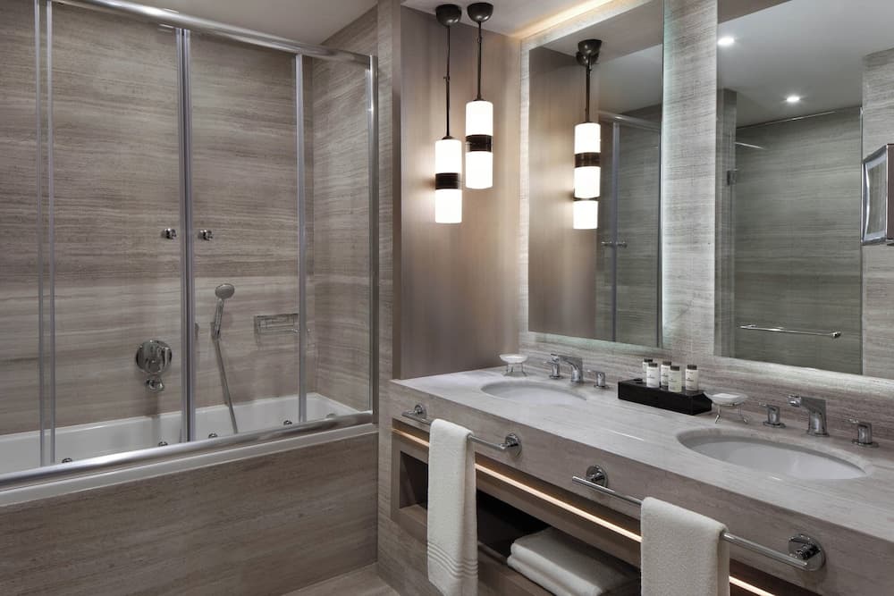 Sheraton Istanbul City Center — 16