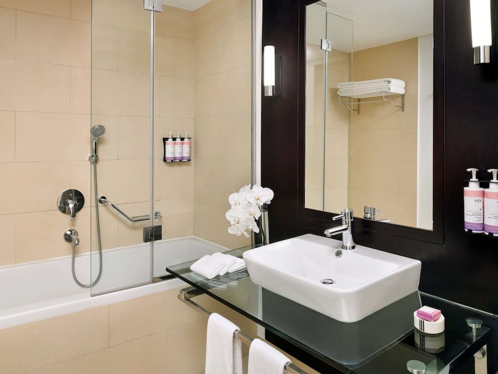 Mövenpick Hotel Jumeirah Lakes Towers — 22