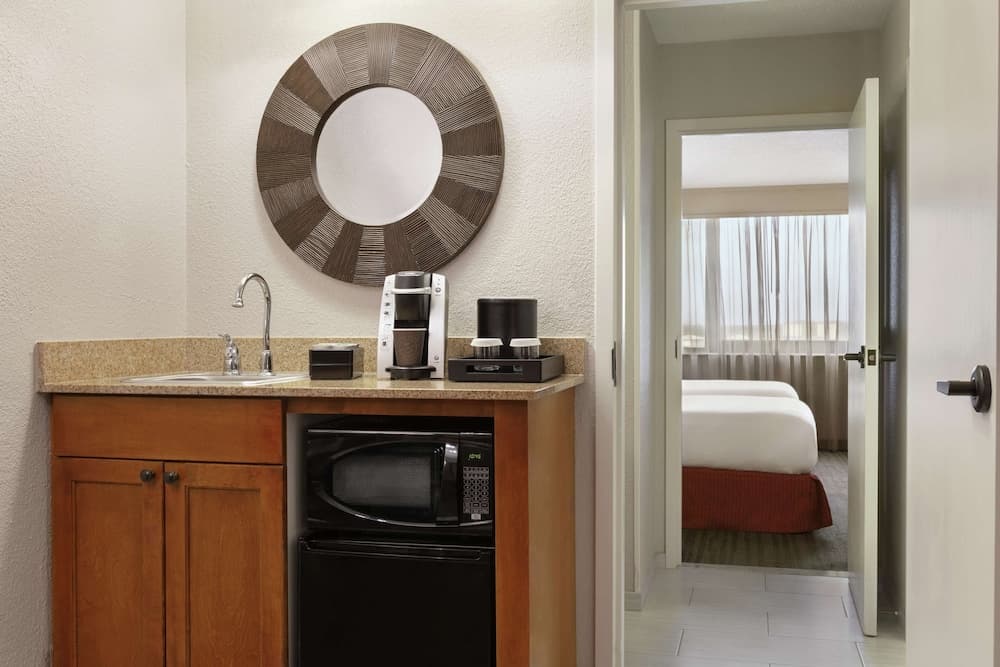 Embassy Suites by Hilton Orlando International Dr ICON Park — 28