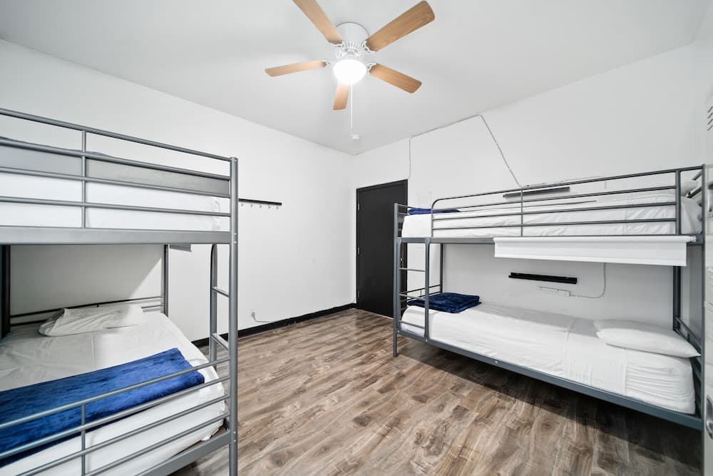 Samesun Hollywood - Hostel — 18