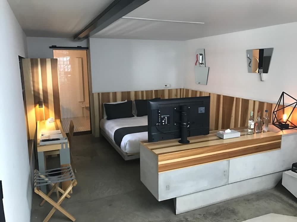 Hotel Carlota — 12