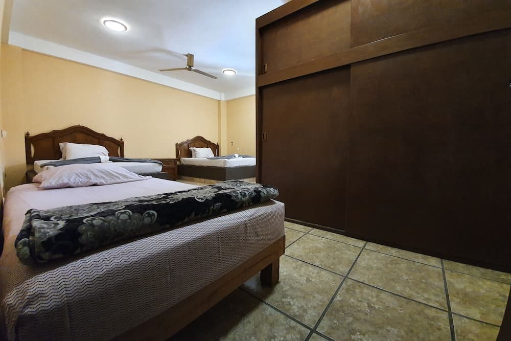 Hotel Colonos By Rotamundos — 10