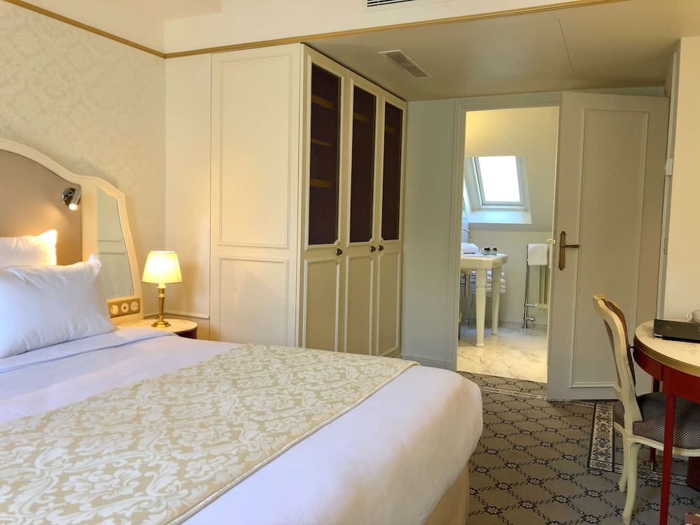 Hotel Mayfair — 12