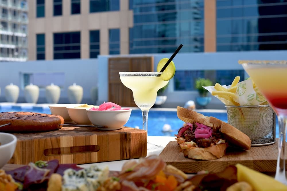 DoubleTree by Hilton Dubai - Business Bay — 2