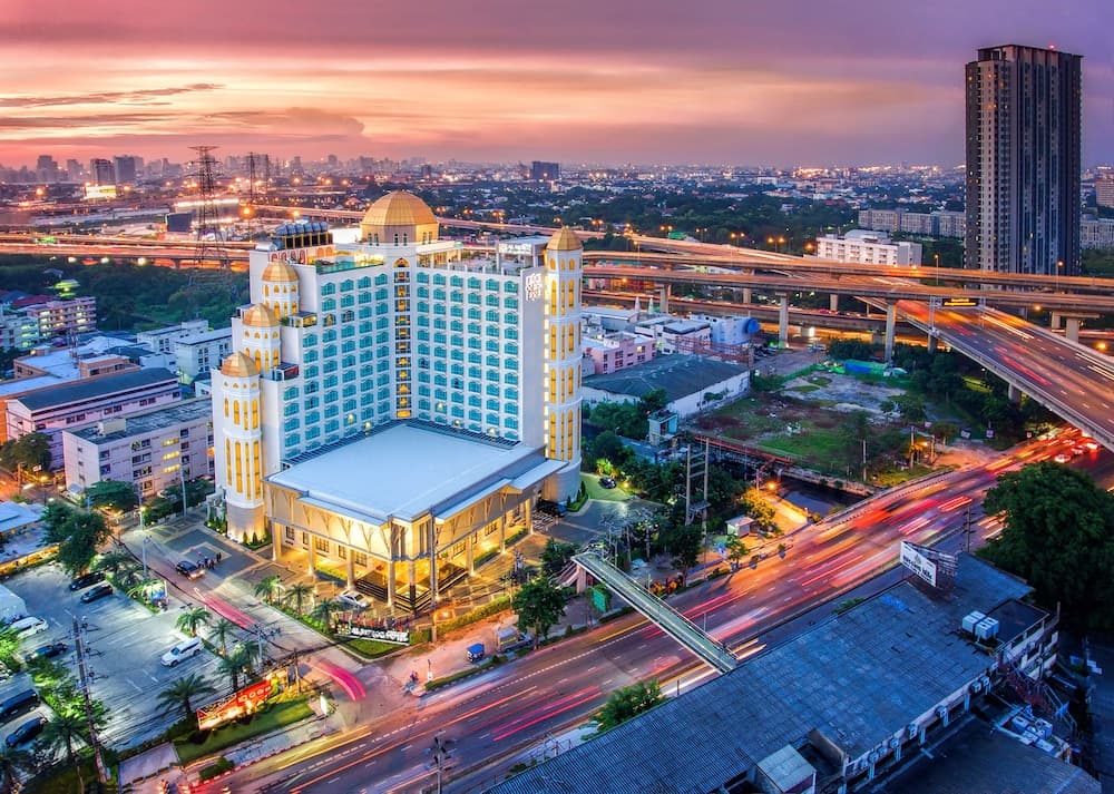 Al Meroz Bangkok — 1