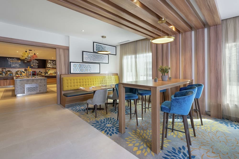 Hampton by Hilton Dubai Al Barsha — 28