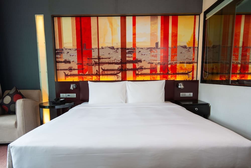 PARK PLAZA BANGKOK SOI 18 — 26